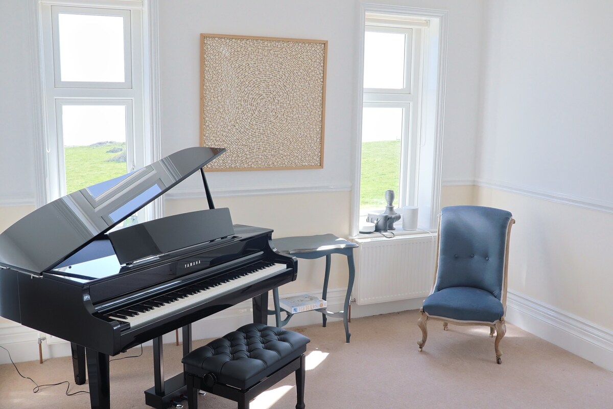 Top performing Airbnb: Historic retreat with incredible sea views in Ventnor