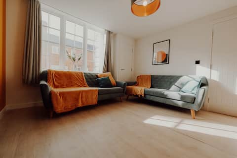 Top performing Airbnb: Weekly Special |10% Off |WiFi |Parking |Sleeps 5 in Holme Pierrepont