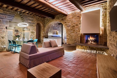 Annuncio Airbnb popolare: Il Frantoio (Hot Tub + Pool) a Chianni