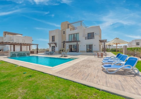 Ancient Sands Gouna 4BR Villa Heated Pool & Lagoon