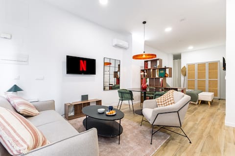 Top Airbnb: Renovated Loft | Adapted | Smart TV | AC | 3Pax in Rascanya