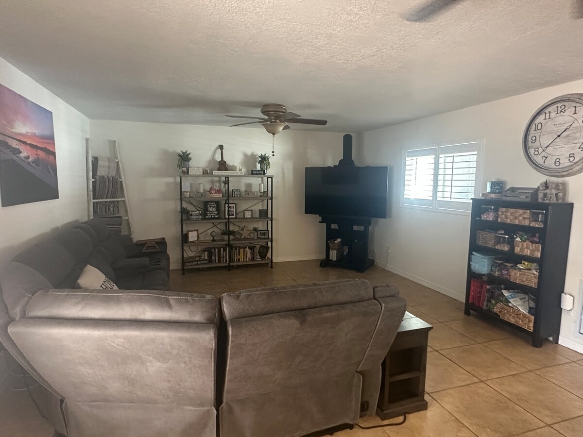 Top performing Airbnb: Casa Havasu Lake House Retreat Boat & RV Parking in Lake Havasu / Kingman