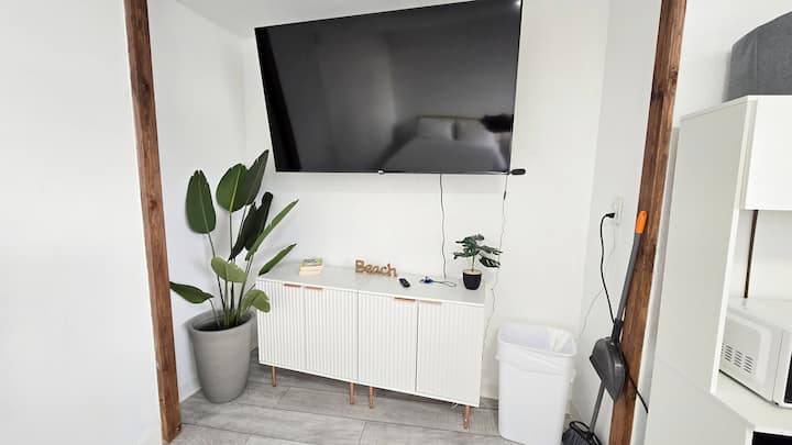 Affordable Studio- 2 Pools On The Beach - 戴通納海灘