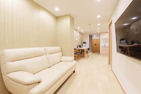 Tenmanbashi B&B Blue Sky Room; 3 bedrooms, 2 living rooms, 2 bathrooms, 2 bathrooms with floor heati
