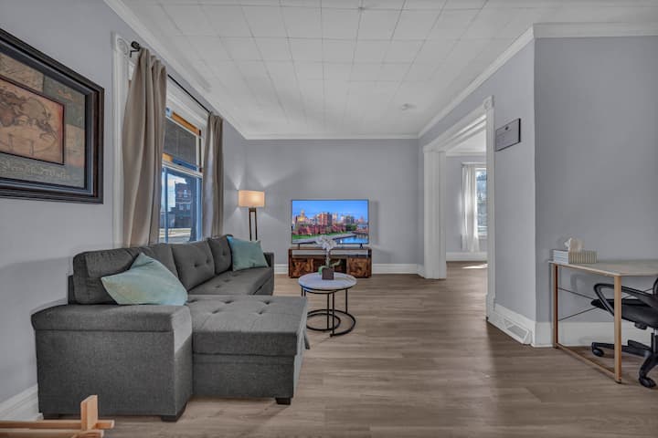 Newly Renovated In Niagara Falls - Niagara Falls, NY