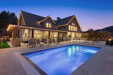 The Leavenworth Lodge - Swimming Pool, Pickleball