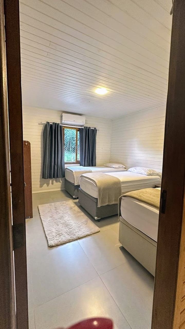 Quarto de solteiro com 3 camas maravilhosas!