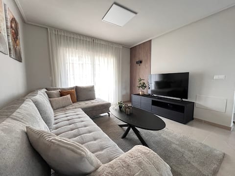 Top Airbnb: Renovated Luxurious Home with private heated pool en Torre Pacheco