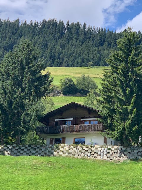 Cozy Mountain Retreat