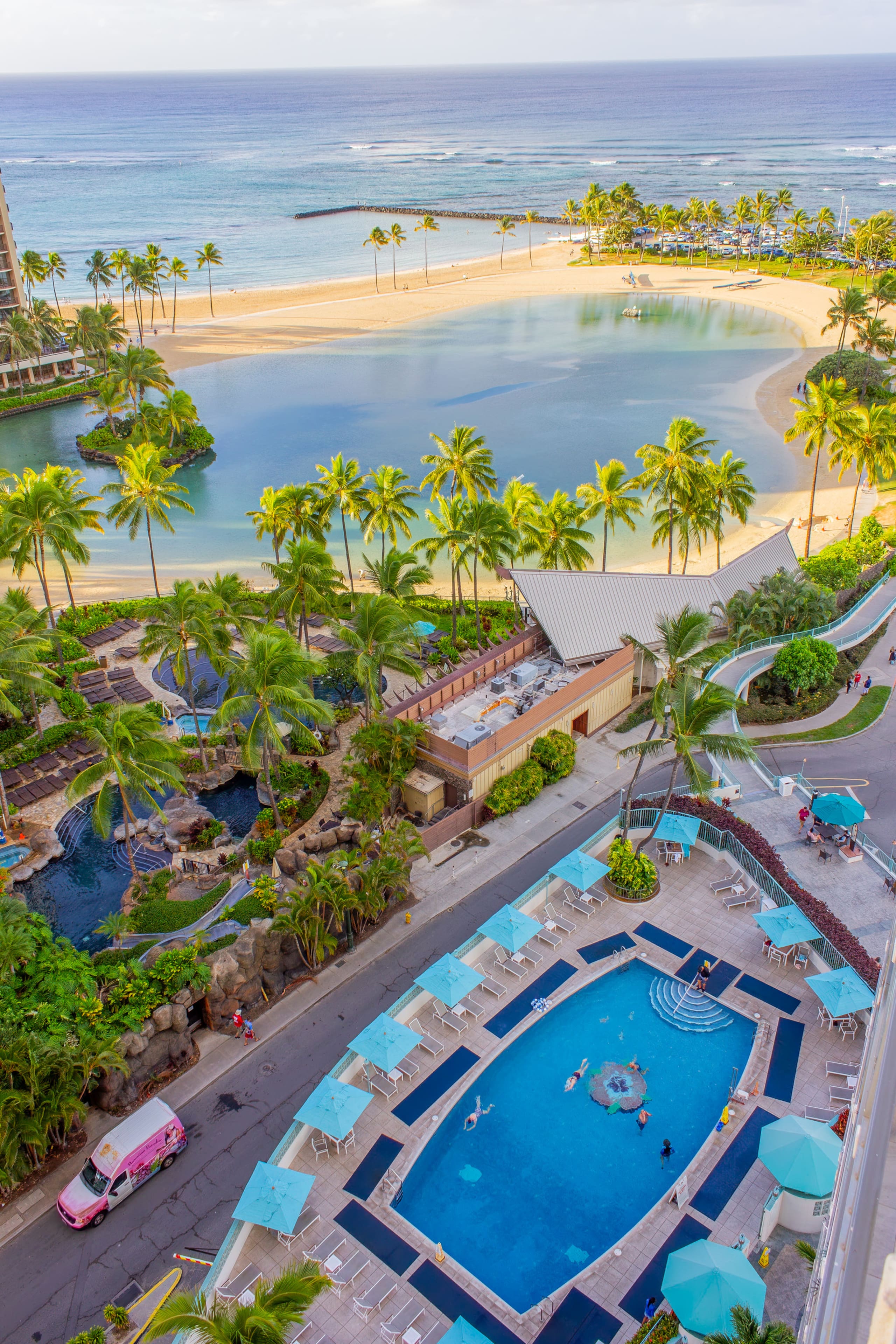 Condo in Honolulu · ★4.98 · 1 bedroom · 3 beds · 1 private bath - Image 67