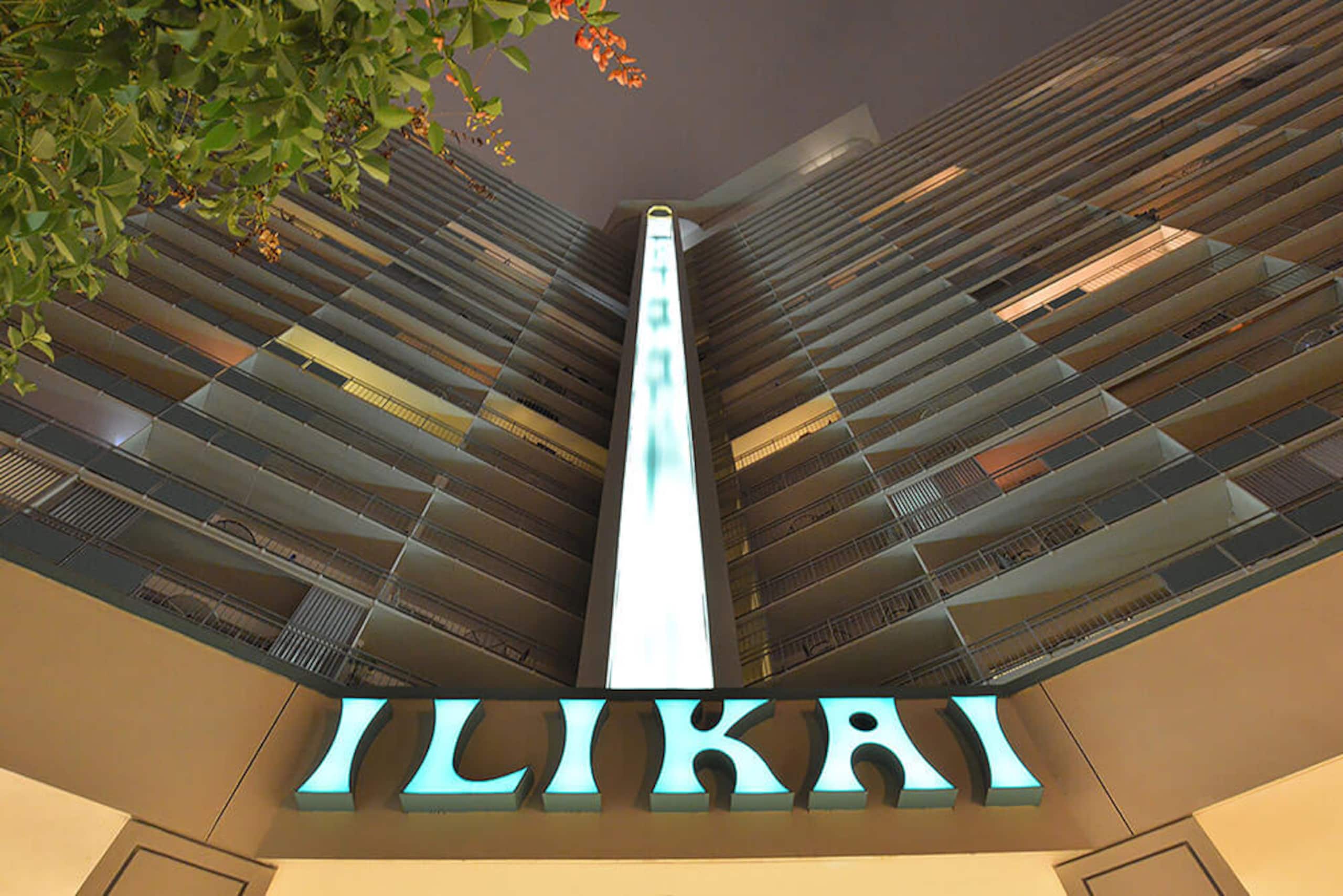 Condo in Honolulu · ★4.98 · 1 bedroom · 3 beds · 1 private bath - Image 35