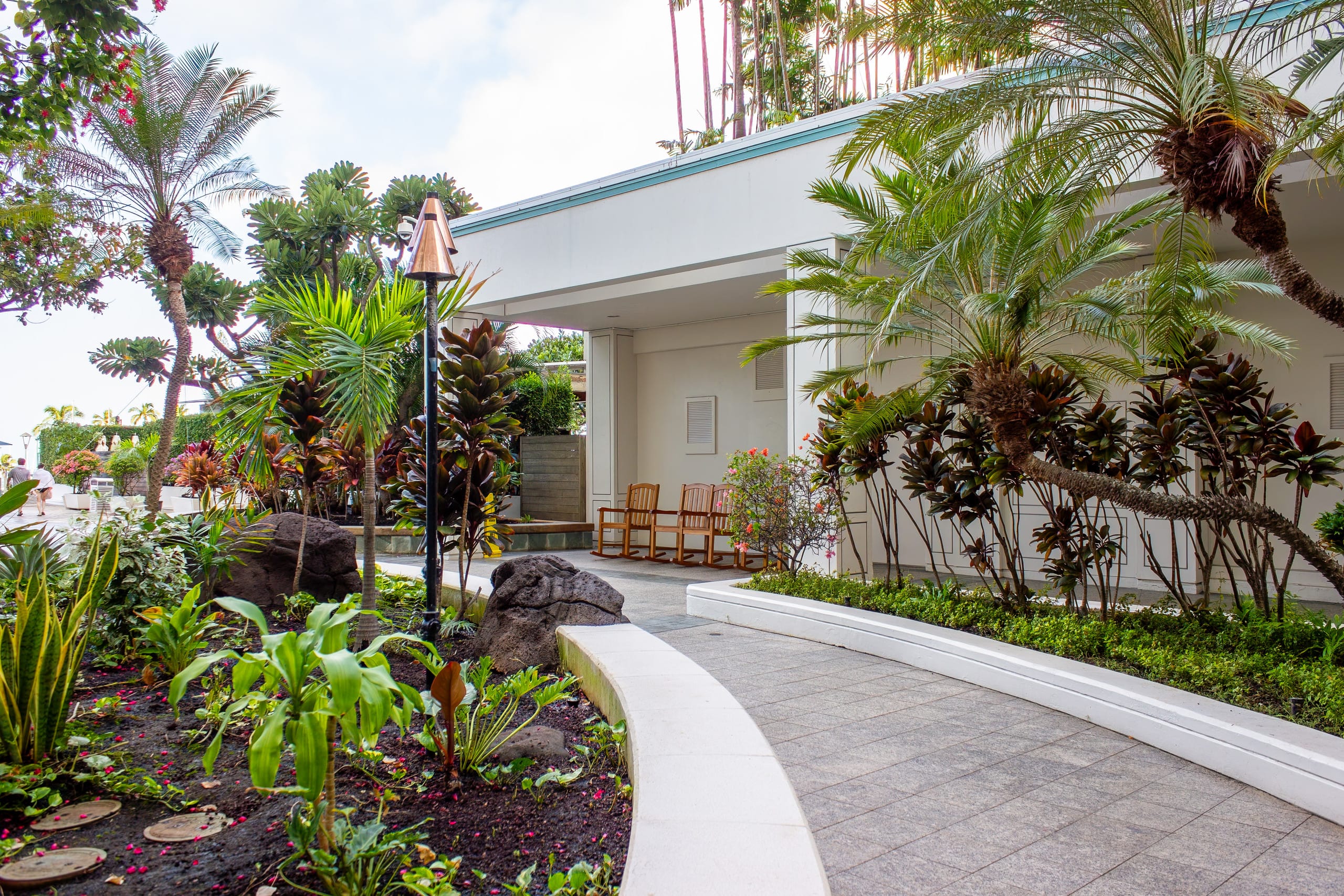 Condo in Honolulu · ★4.98 · 1 bedroom · 3 beds · 1 private bath - Image 28