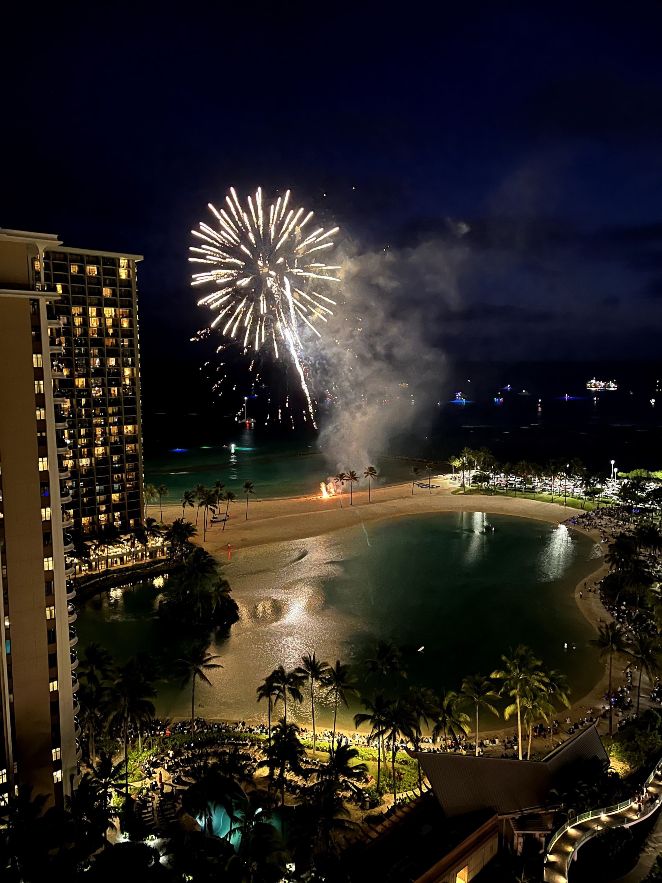 Condo in Honolulu · ★4.98 · 1 bedroom · 3 beds · 1 private bath - Image 24