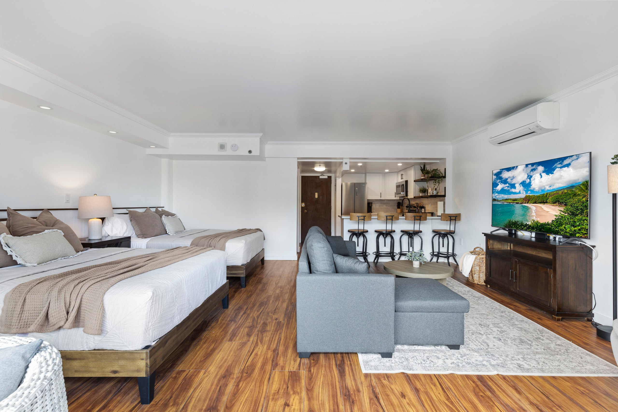 Condo in Honolulu · ★4.98 · 1 bedroom · 3 beds · 1 private bath - Image 8