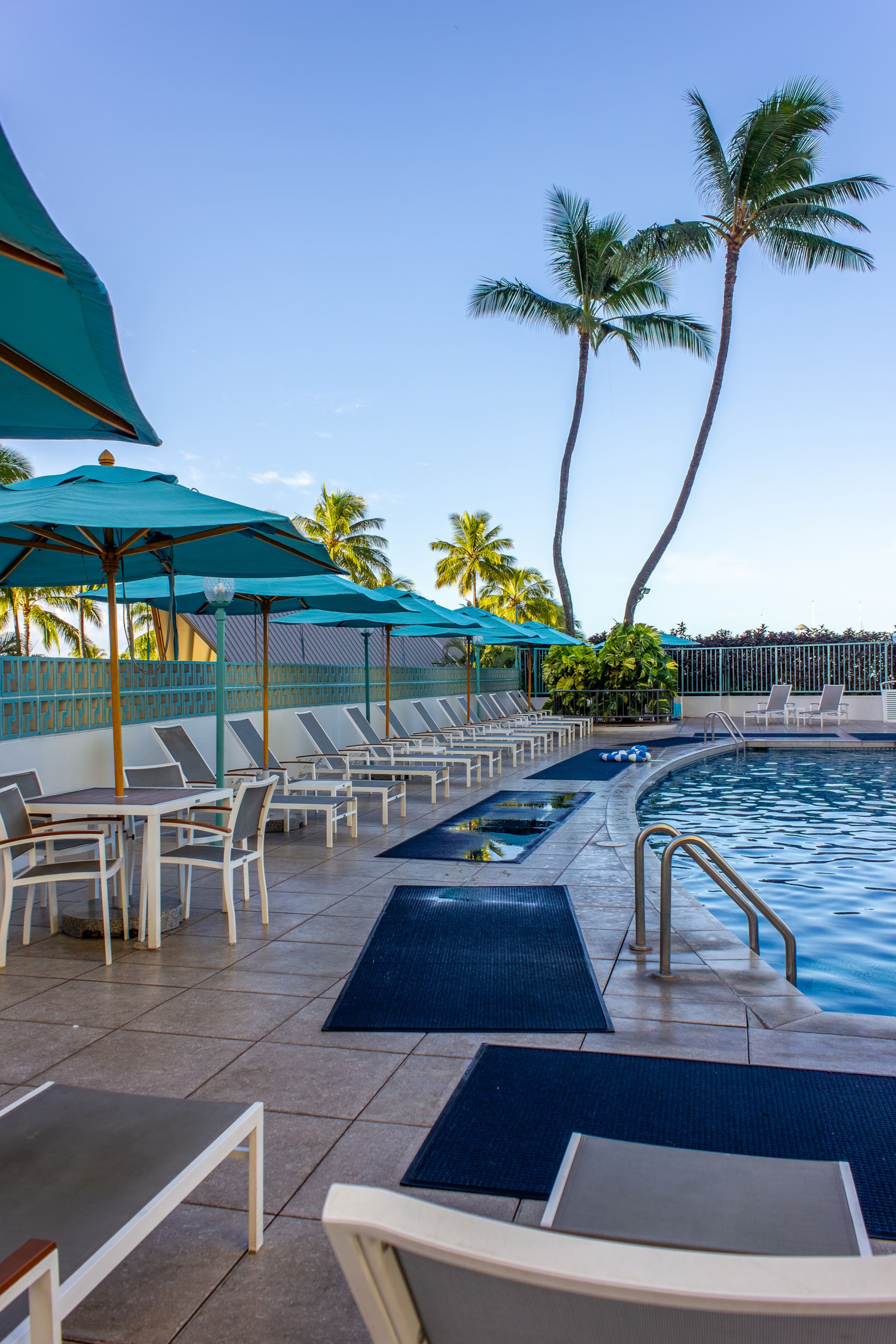 Condo in Honolulu · ★4.98 · 1 bedroom · 3 beds · 1 private bath - Image 75