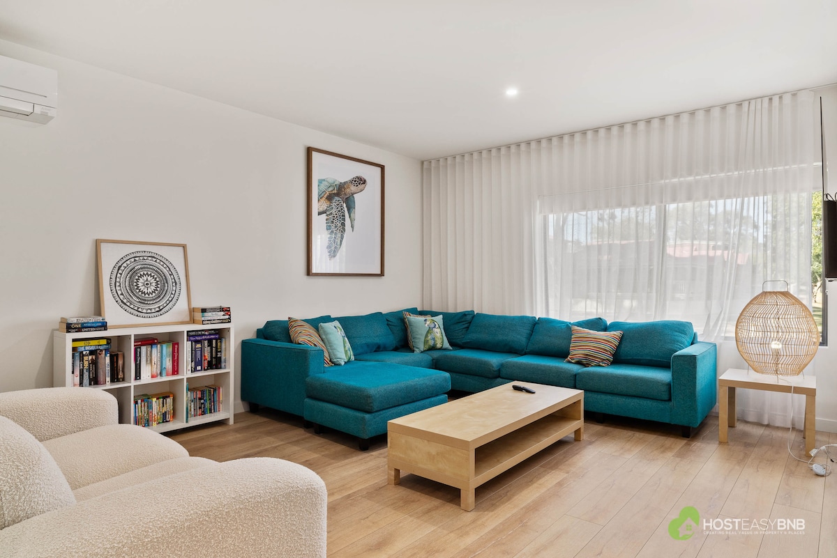 Top performing Airbnb: Waves Edge on Chapel - Entire Home up to 16 Guests in Bass Coast Shire