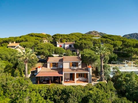 Villa Sara [200mt Sea-FreeParking-Garden-Sardinia]