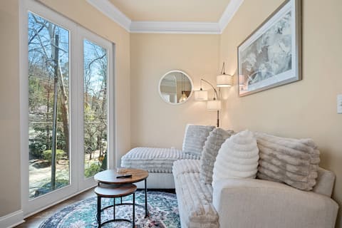 Popular Airbnb listing: Brand NEW- Modern Luxe getaway- Centrally located! in Brookwood