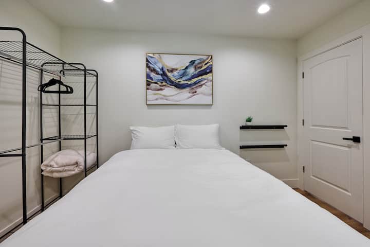 חדר שינה למטה: מזרן נקטאר פרימיר היברידי קווין סייז