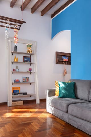 ArtStay Apt Central Station 5th floor no lift