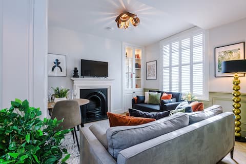 Stunning Central York Apartments Sleep 17