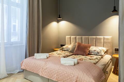 White Magnolia 4 Bedroom Premium + Parking