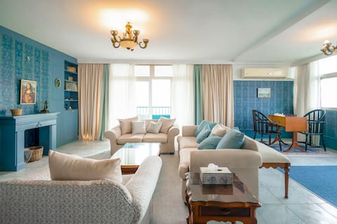 Fancy Othman Khan with nile & pyramid view D