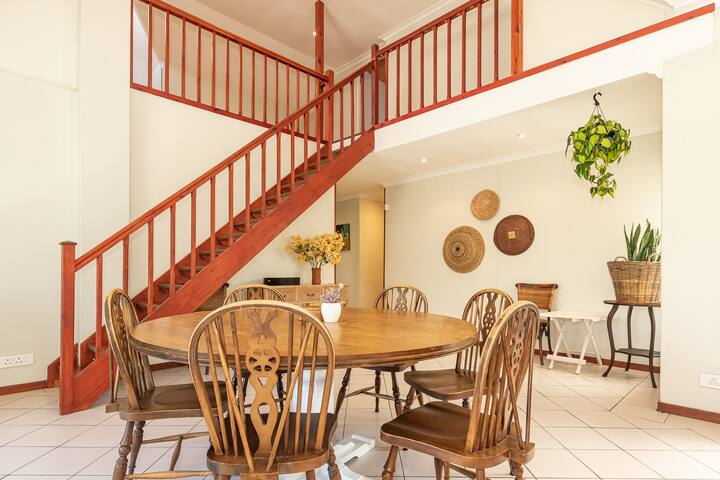 Sunset Beach gem – 6 bedroom family home gallery image 5