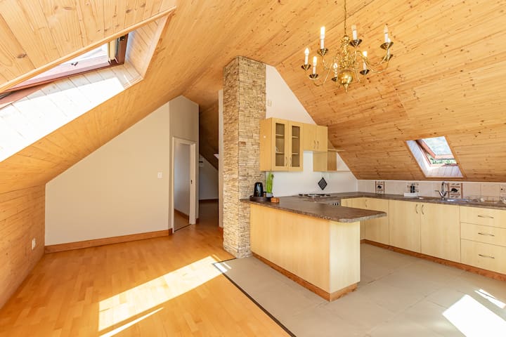 Sunset Beach gem – 6 bedroom family home