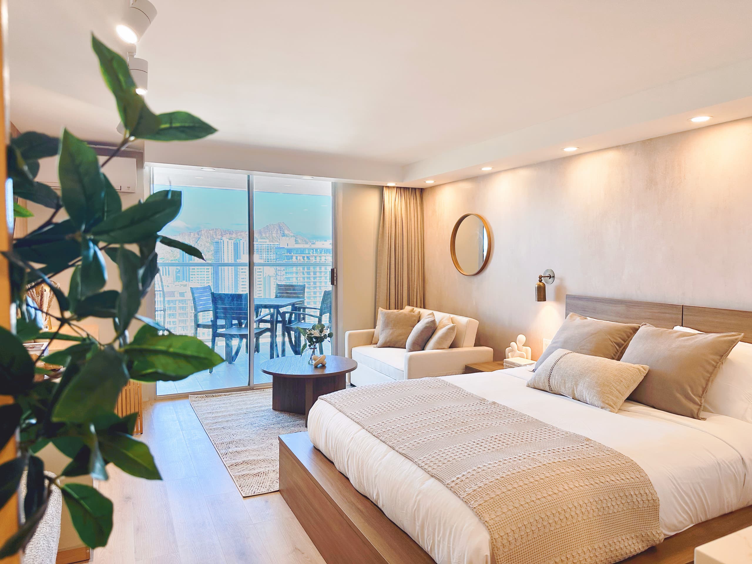 Waikiki Luxury Ocean Breeze Getaway 36F - Image 39