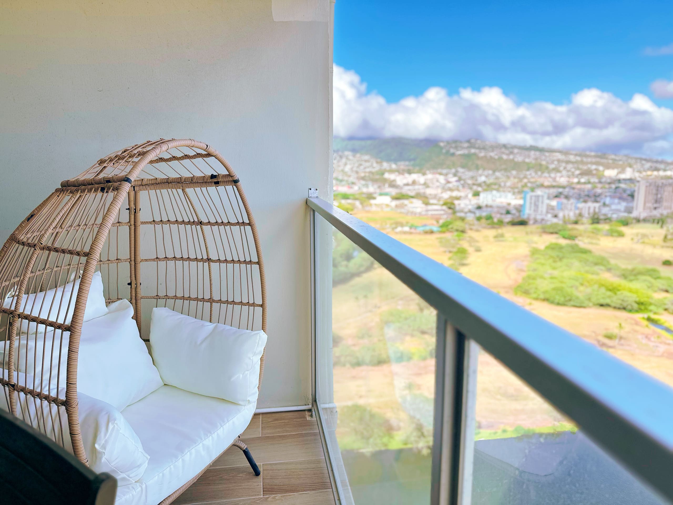 Waikiki Luxury Ocean Breeze Getaway 36F - Image 20