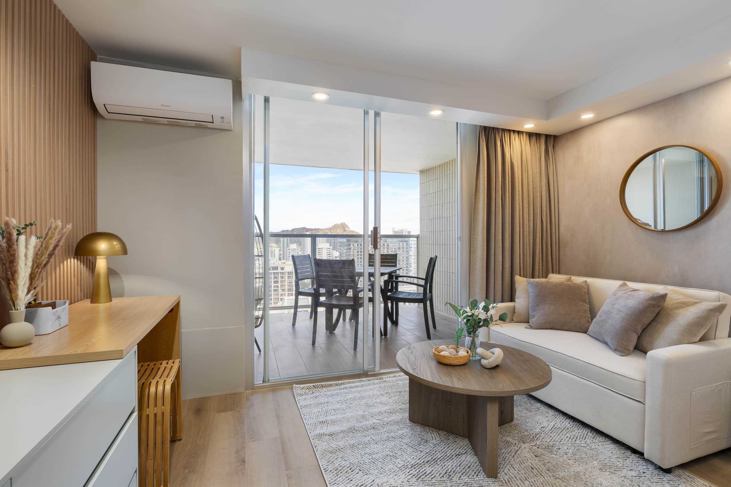 Waikiki Luxury Ocean Breeze Getaway 36F - Image 37