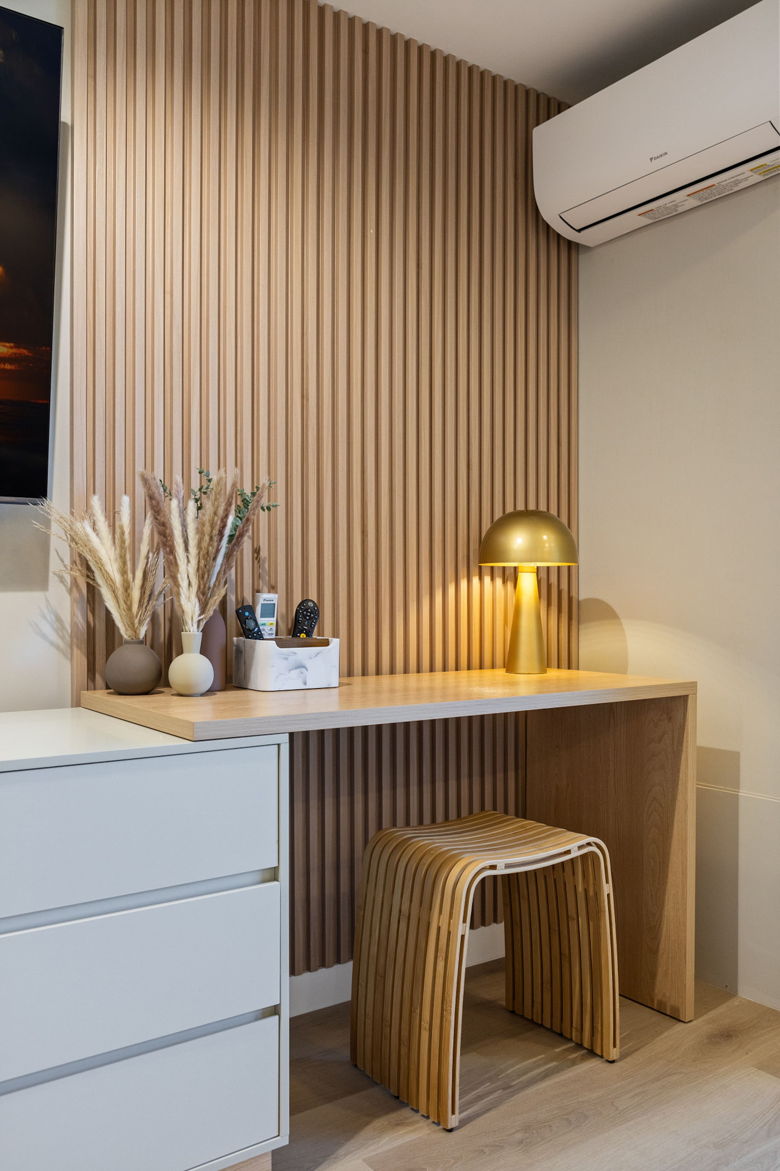 Waikiki Luxury Ocean Breeze Getaway 36F - Image 17