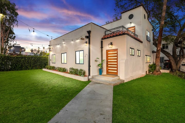 Modern Gated House in Hollywood| 3BD-3BATH