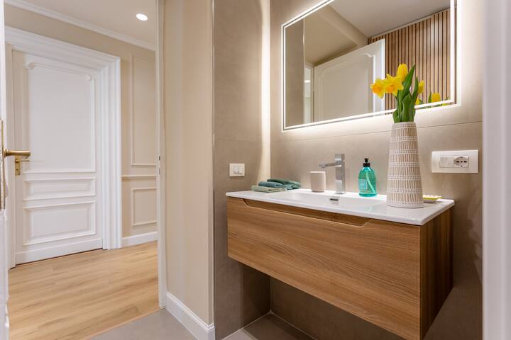 Eleganza e Stile vicino a San Pietro gallery image 4