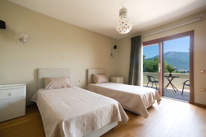 საძინებელი 4