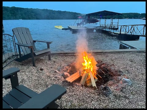 Lake it Easy Waterfront Sunset Firepit Dock King