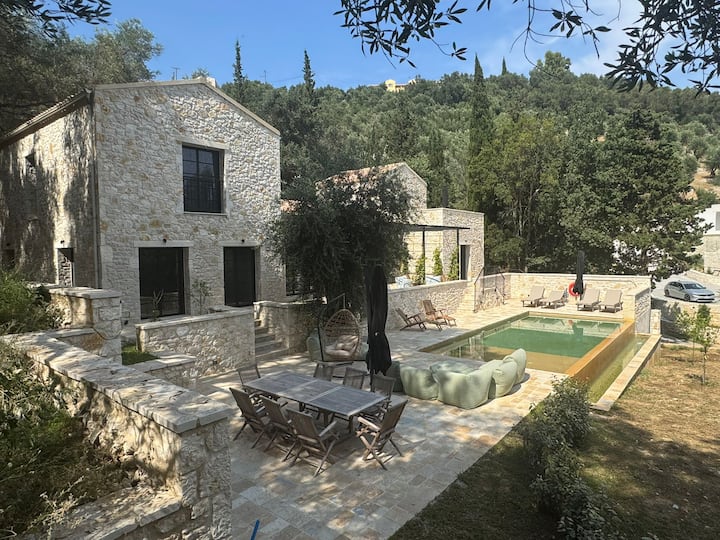 Villa Horti, 333 Steps From Agni Bay - Kassiopi