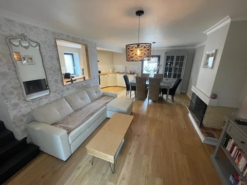 Charming Renovated House near Fontainebleau