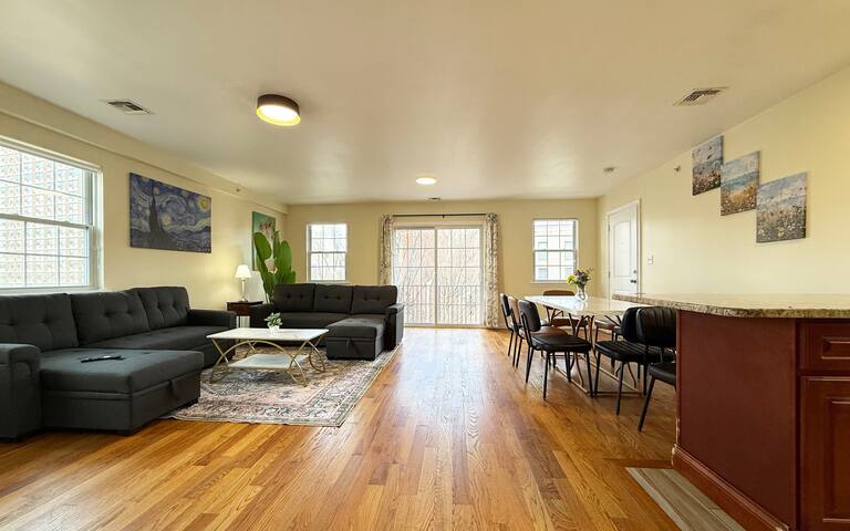 Cozy Apt Near Downtown Newark |30 min NYC gallery image 2