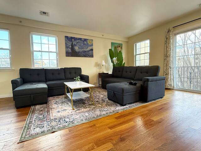 Cozy Apt Near Downtown Newark |30 min NYC gallery image 3