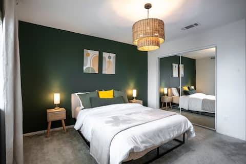 Spacious Luxury Getaway | Pool & Spa | EV Charge