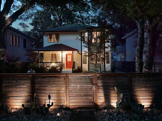 Eastside Bohemian Retreat gallery image 5