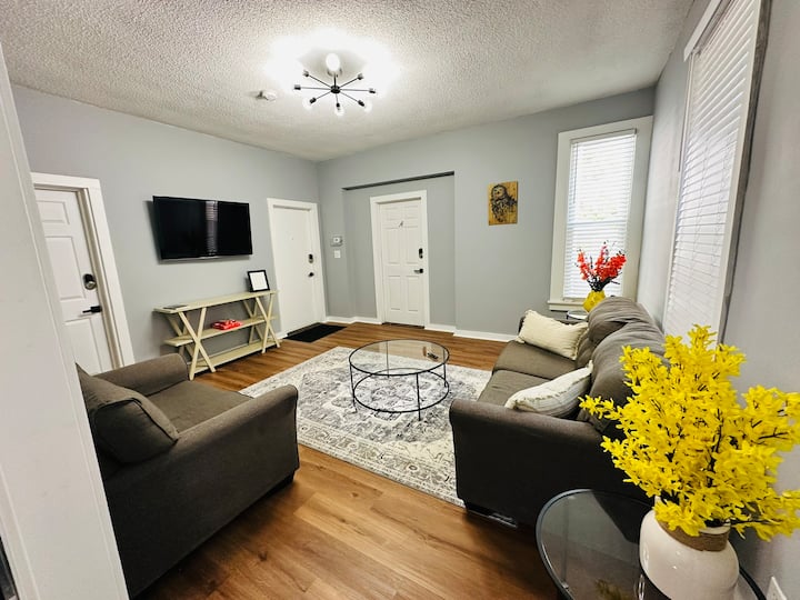 Bedroom With Private Bathroom Near Yale 1b - New Haven, CT