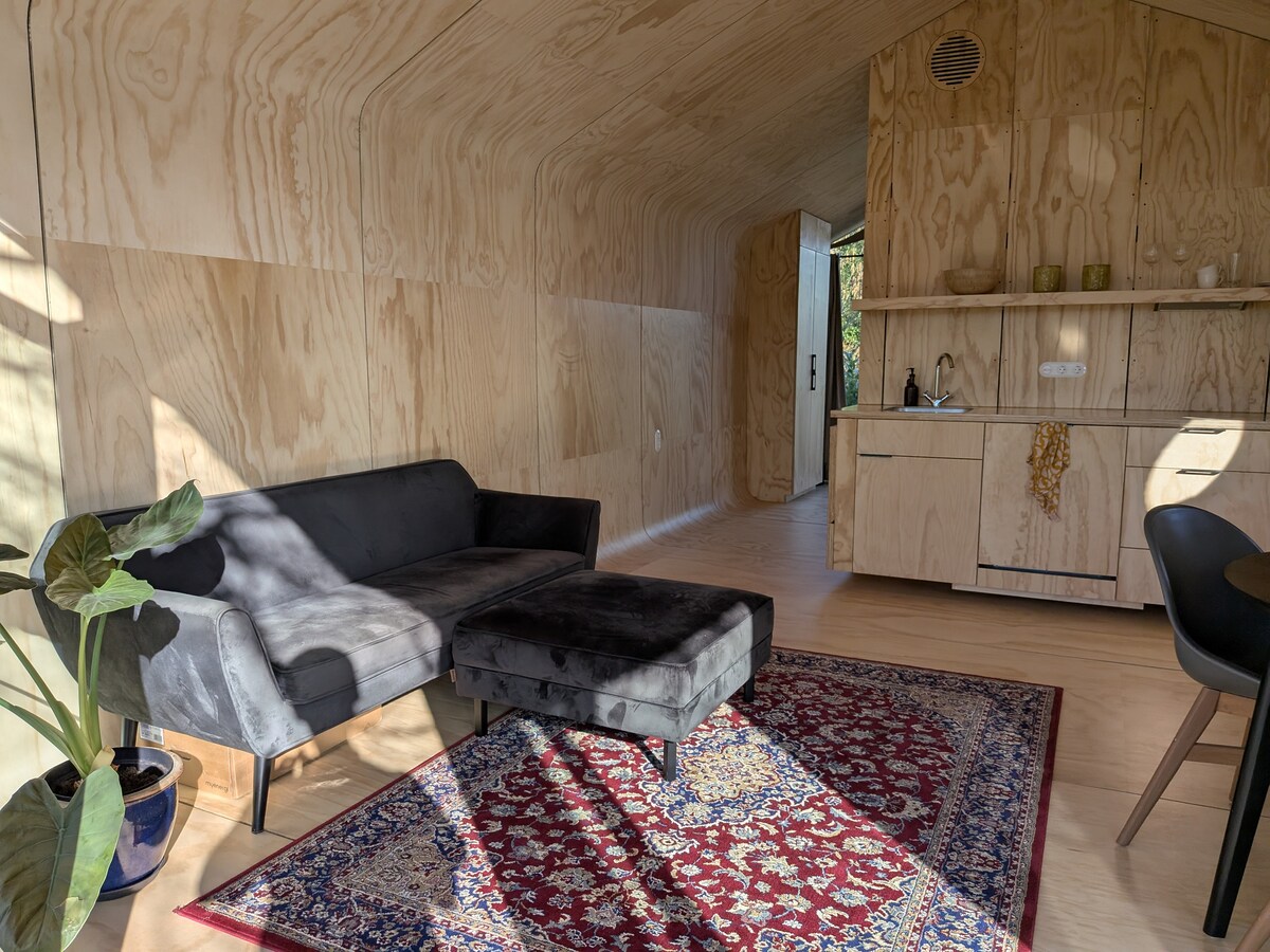 Top performing Airbnb: Bakkums Bosgeluk in Wijk 04 Bakkum