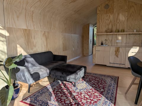 Top performing Airbnb: Bakkums Bosgeluk in Wijk 04 Bakkum