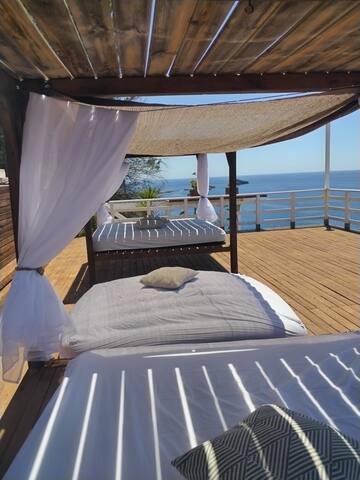 Exclusive Seafront Villa • Private Pool • Gym•BBQ gallery image 2