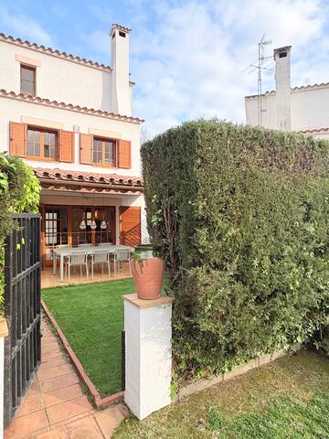 Costa Brava, casa con piscina junto al mar gallery image 4