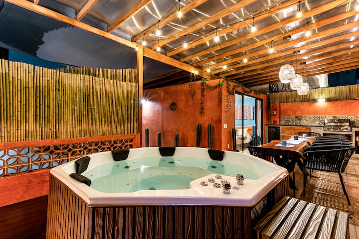 Grand Condesa Villa 5 Bedroom Rooftop w/AC 16Pax