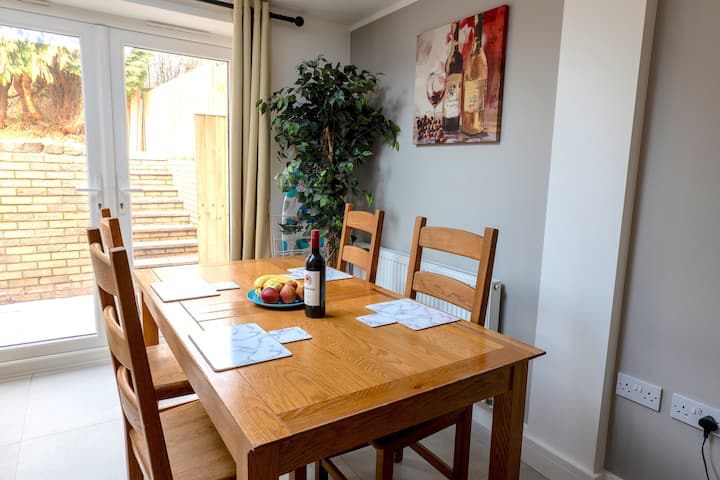 Peakstone House - Spacious 5-bedroom Home - 셰필드